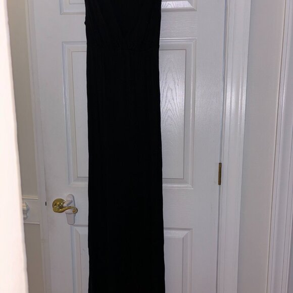 Black Old Navy Maxi Dress with empire waist and surplice top size Small - Picture 2 of 5